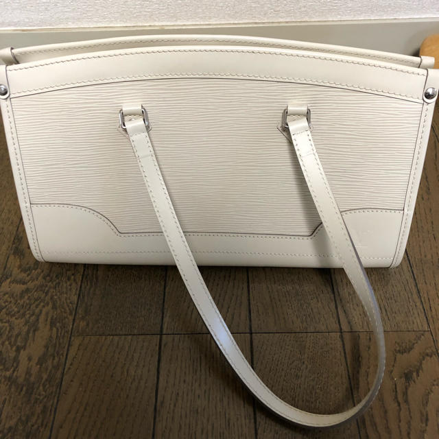 ルイヴィトン バッグ エピ マドレーヌPM