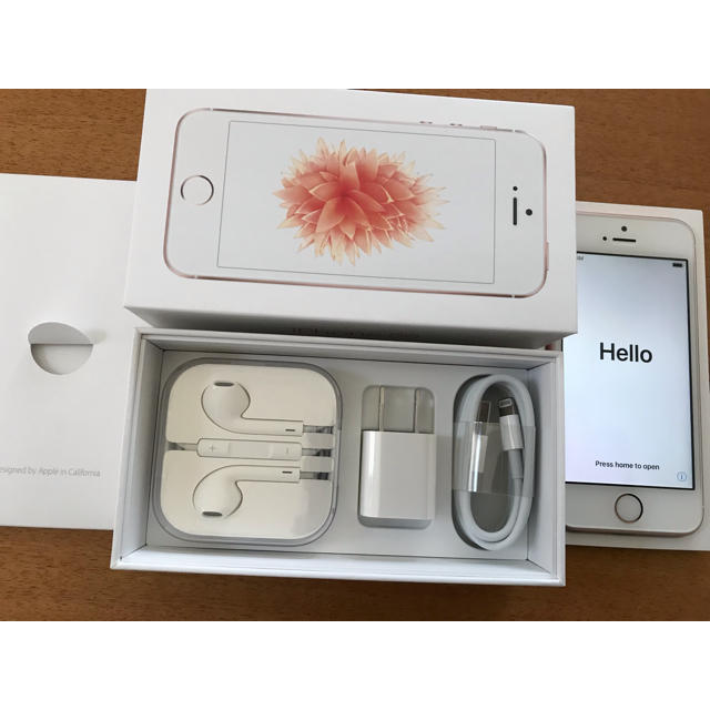 iPhoneSE 32GB SIMフリー バッテリー100％ 美品 添付品未使用