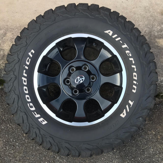 BFGoodrich All-Terrain T/A ko2 265/70 17