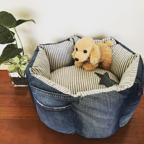 デニムリメイク　ペットベッド　犬ベッド